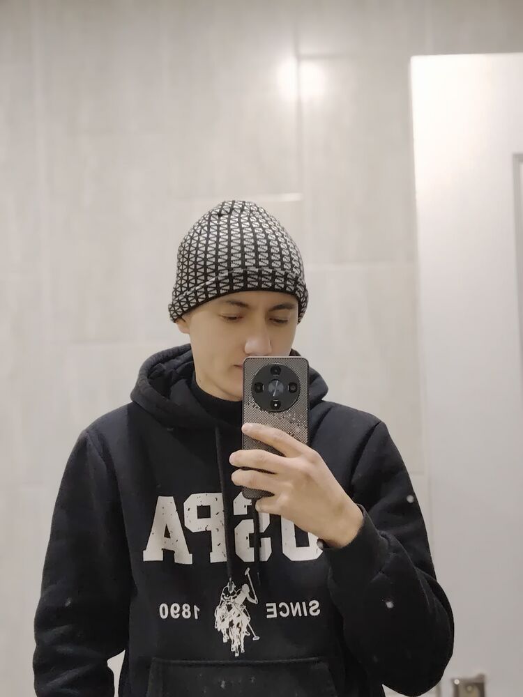  48780733  Ulugbek, 20 ,    