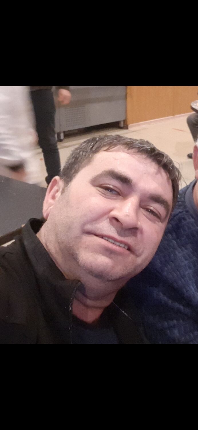  31797233  Ramin, 44 ,    