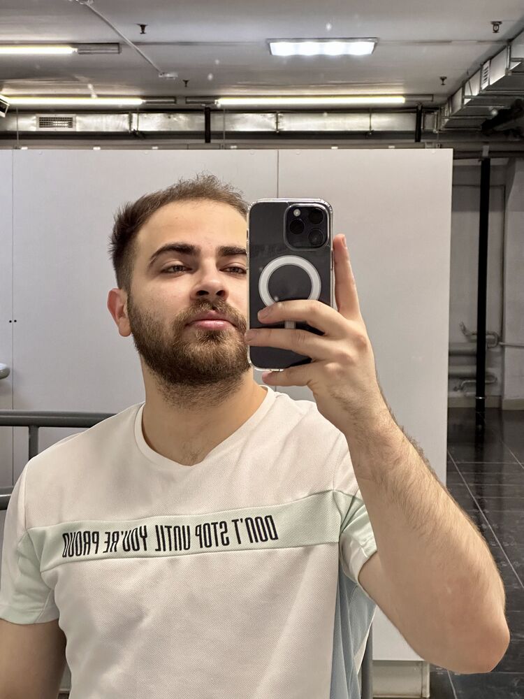  37719743  Musaab, 27 ,     