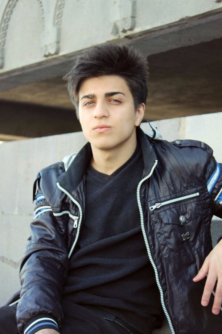  ,   Karan, 30 ,   
