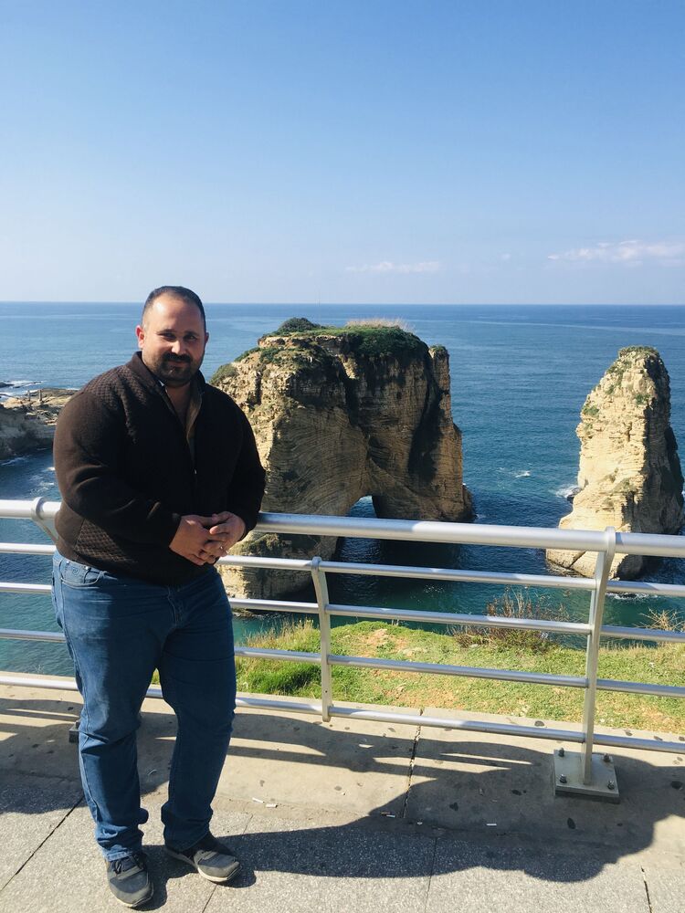  25160113  Ali allamy, 41 ,    Beirut
