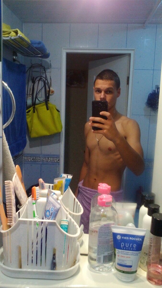  9488473  Mark, 27 ,    