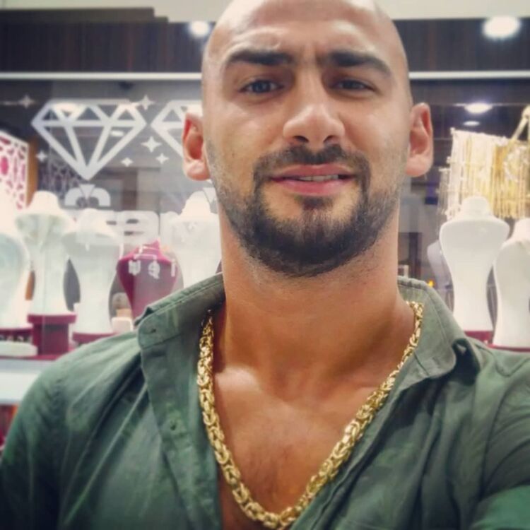  ,   Kenan, 33 ,   ,   , c 
