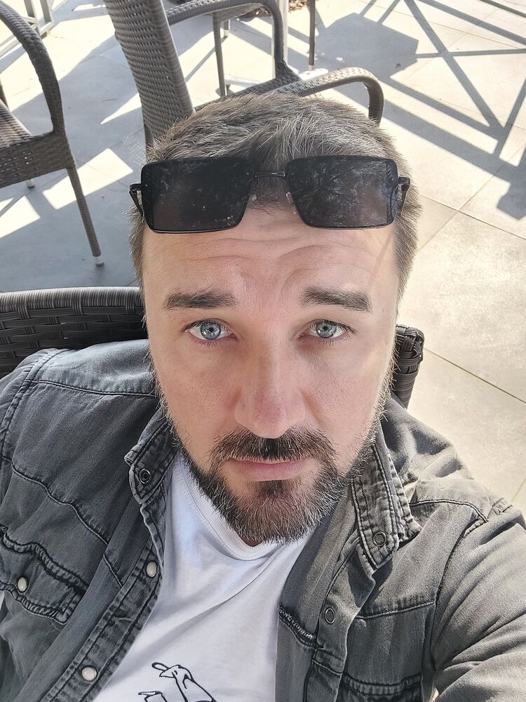  37721273  Goga, 35 ,    