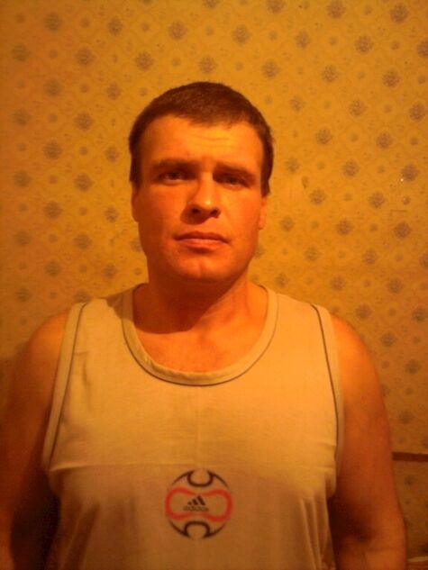  23139883  Viktor, 49 ,    