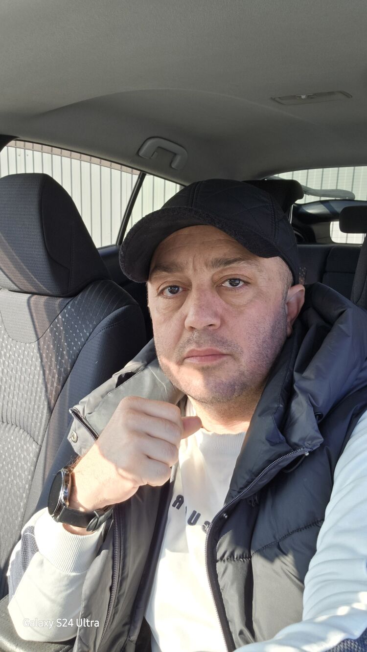  48755083  Alikjan, 41 ,    