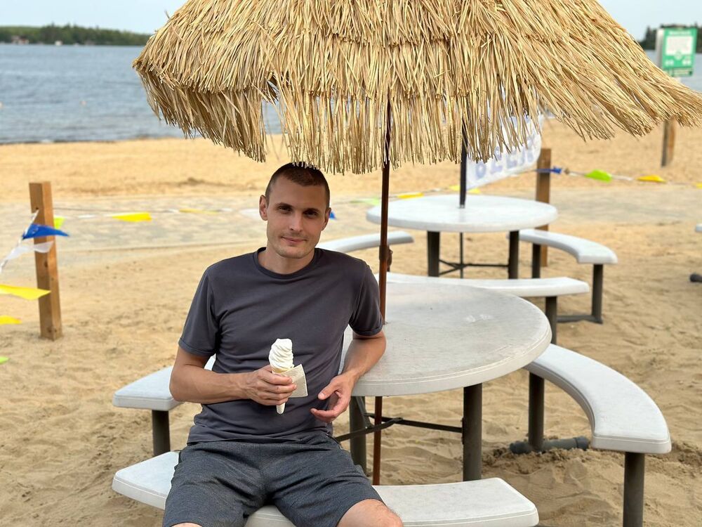  Winnipeg,   Ruslan, 37 ,   ,   , c 