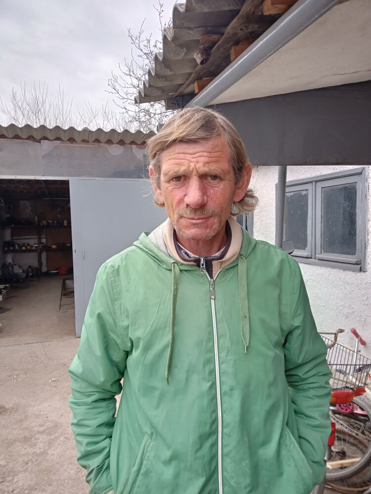  24208063  Valentin, 55 ,    