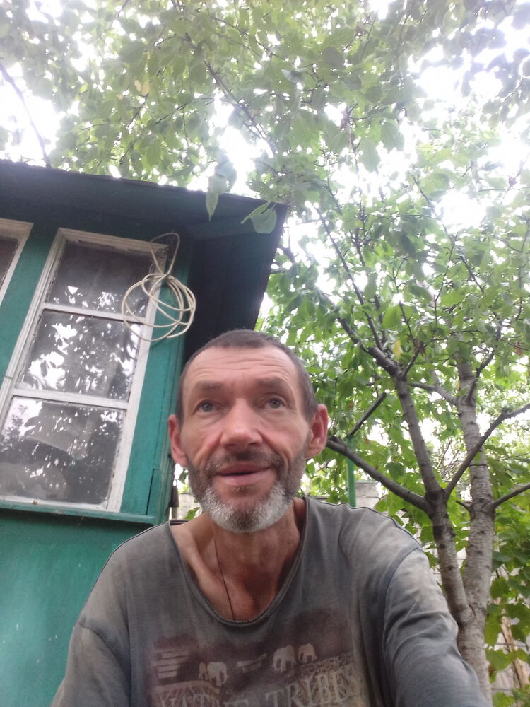  45351253  Vitalii, 54 ,    