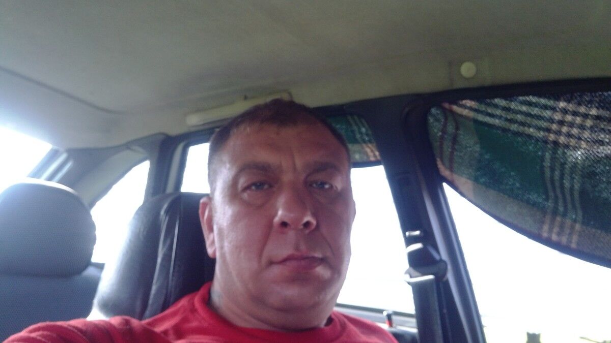  ,   Maks, 49 ,   ,   , c 