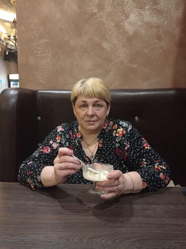  ,   Elena, 55 ,   ,   
