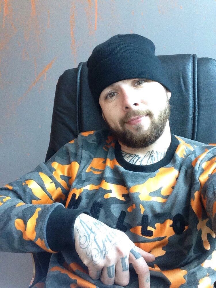  53816793  Anton, 36 ,    