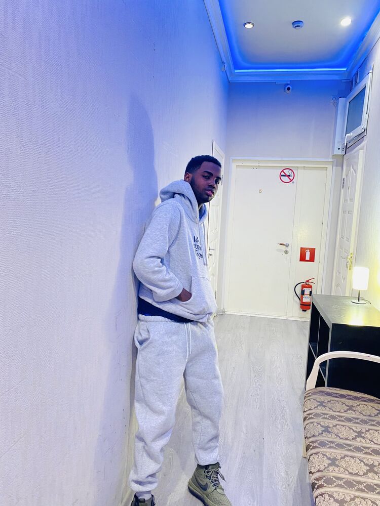  50233633  Cesar Arturo, 22 ,    