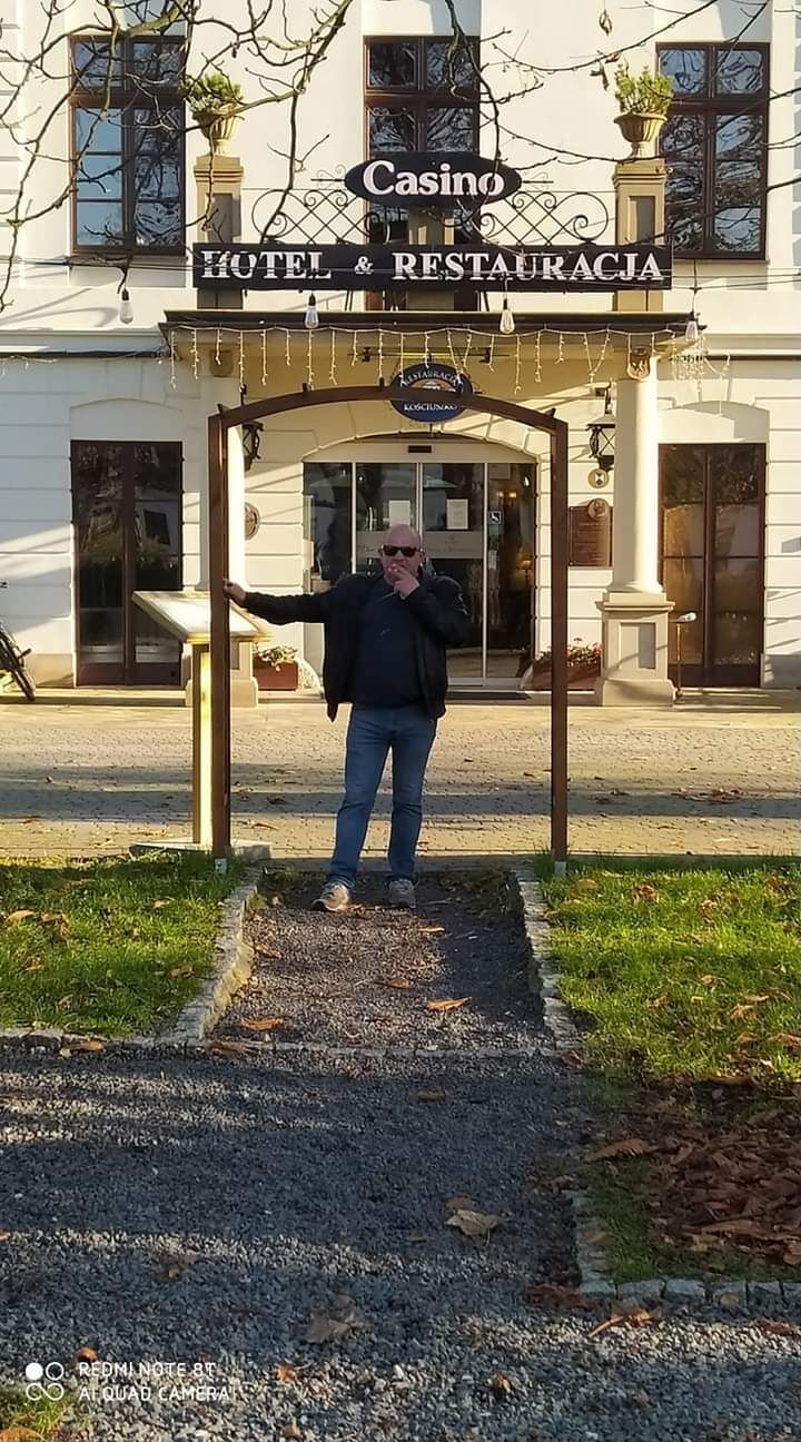  23918663  Valerii, 56 ,    