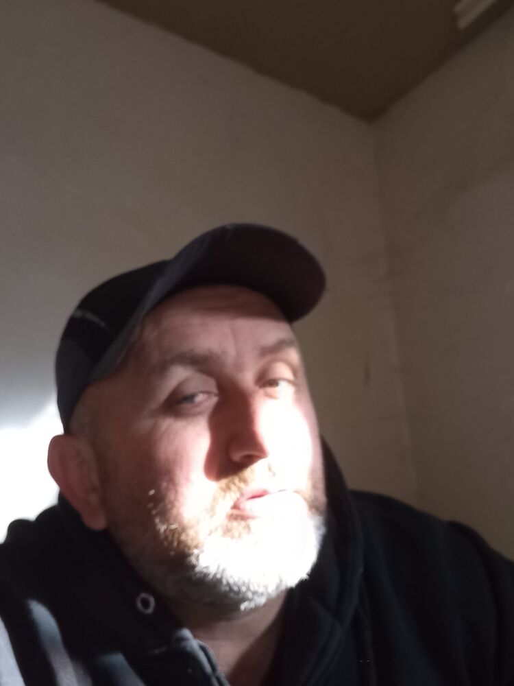  ,   Ruslan, 37 ,   ,   , c , 