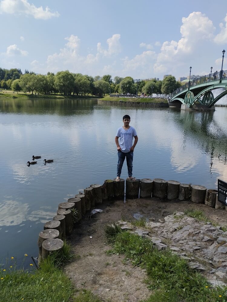  28355793  Mukhammad, 21 ,    