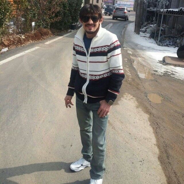  18933983  Shuhrat, 43 ,    