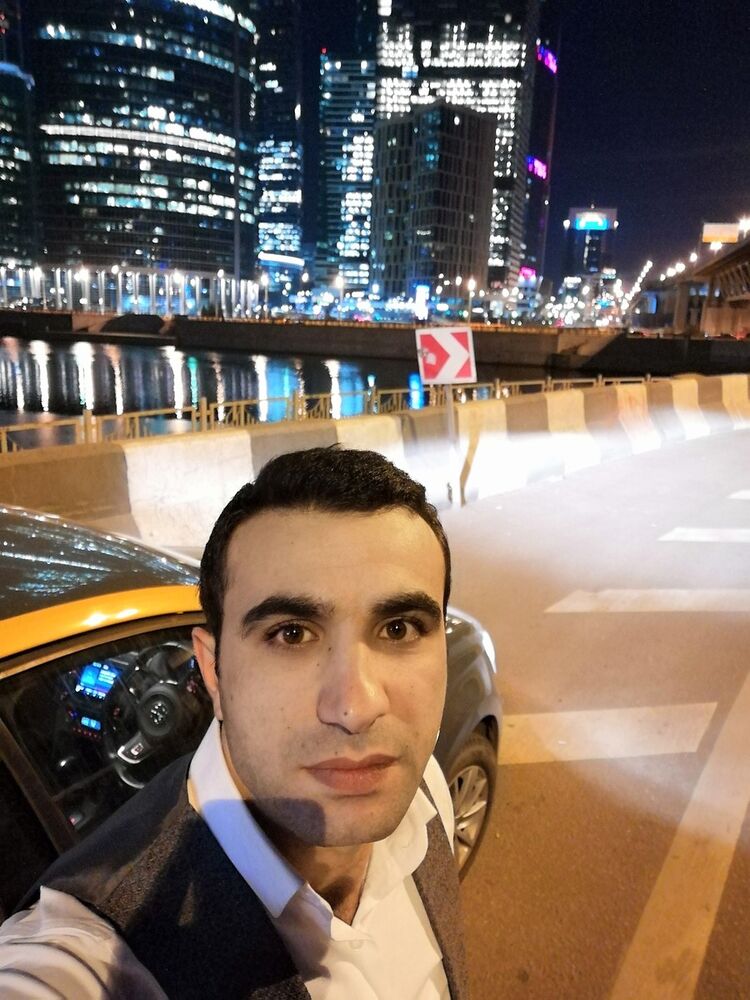  18258863  Iosif, 37 ,    