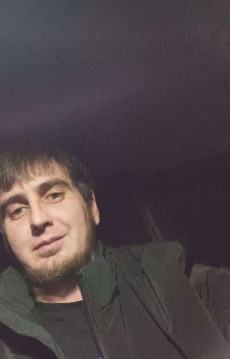  49457803  , 34 ,    