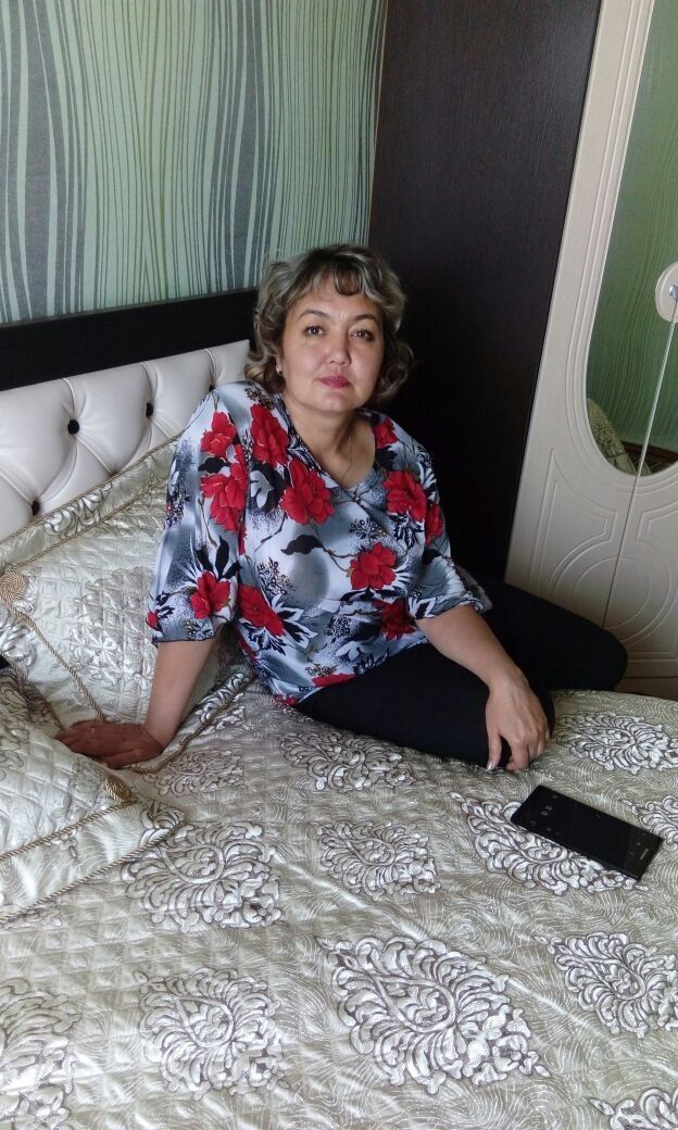  8296143  Svetlana, 51 ,    