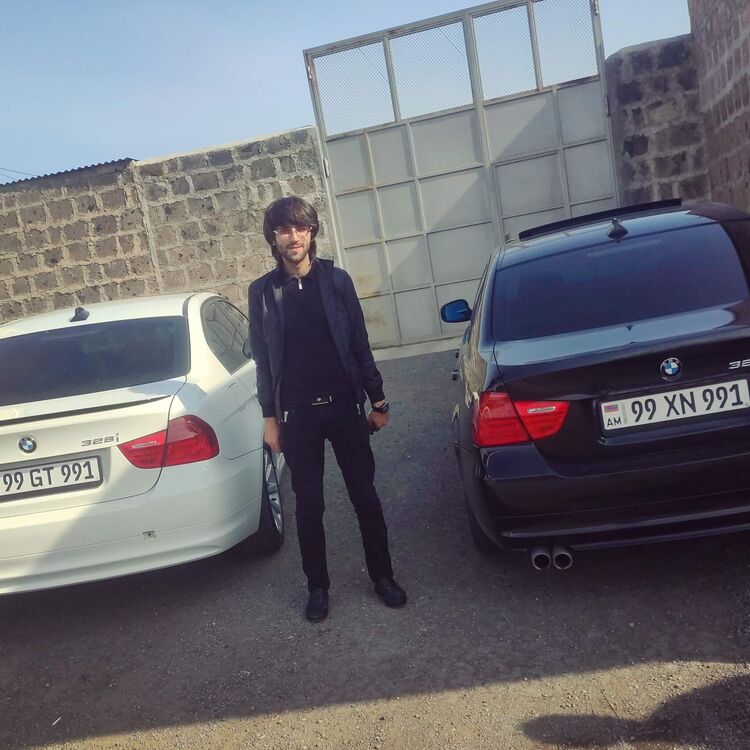  43516293  Artur, 44 ,    --