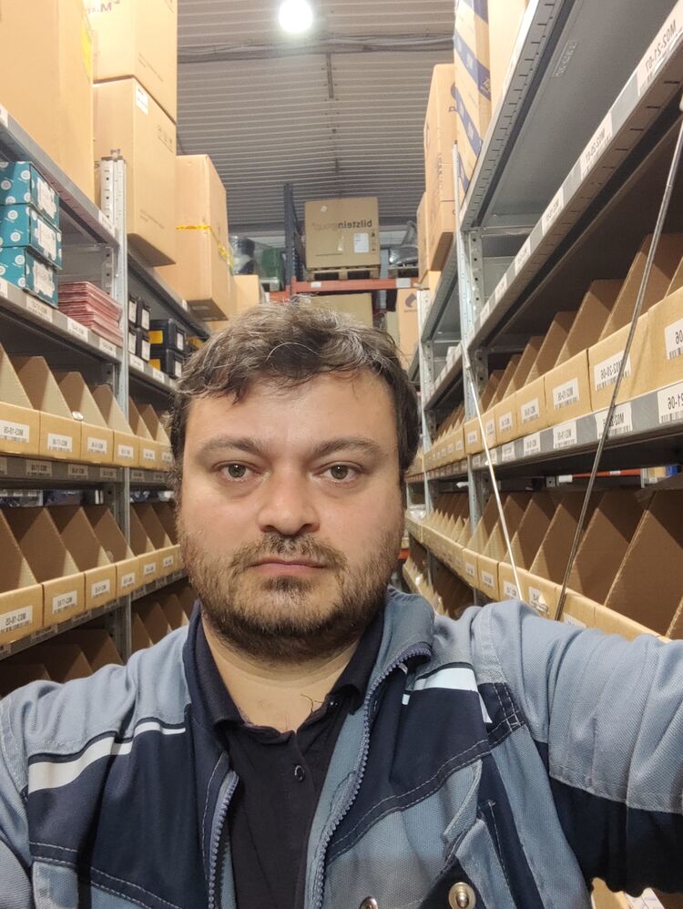  39762683  Robert, 36 ,    