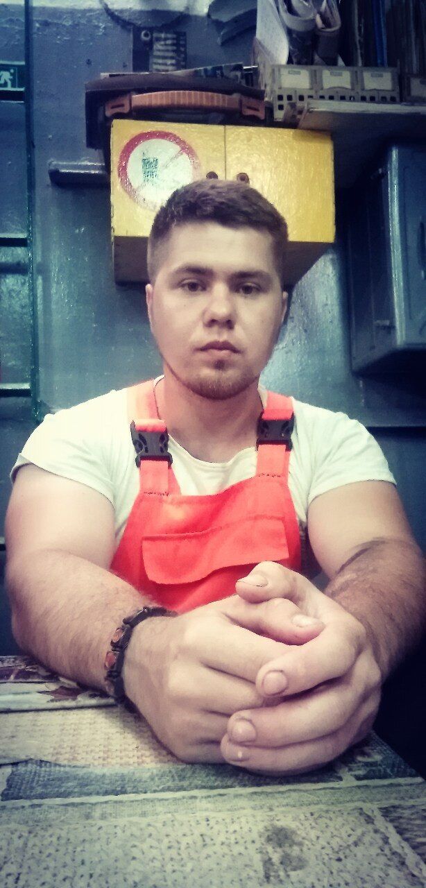  44606043  ALEKSEI, 28 ,    