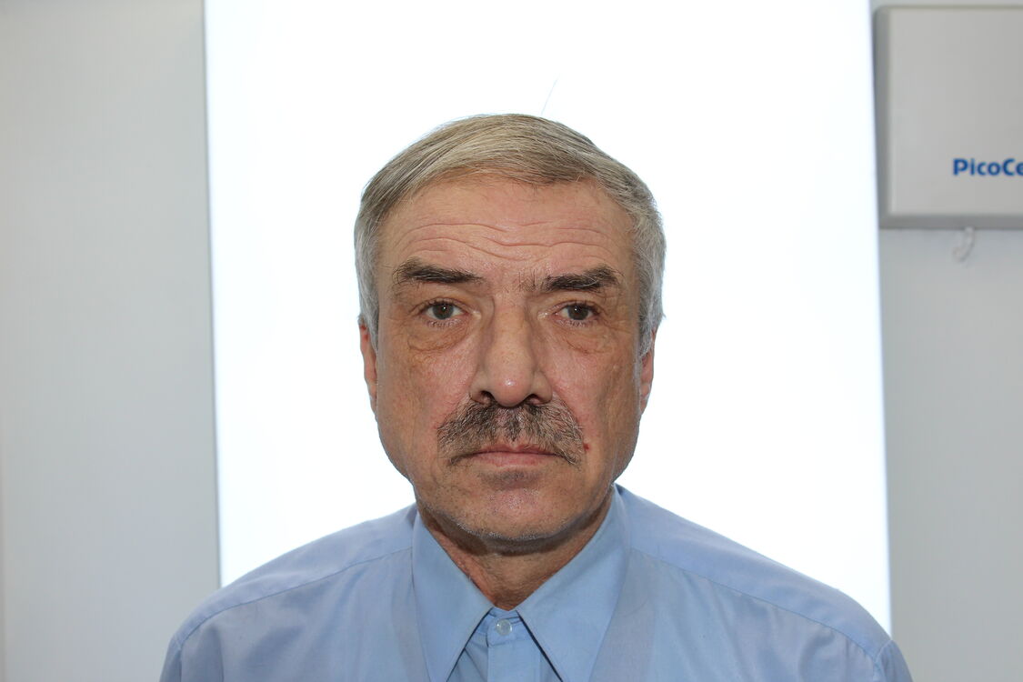  48205663  Yury, 62 ,    -