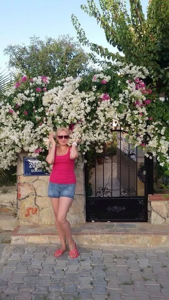  ,   Elena, 41 ,   ,   , c 
