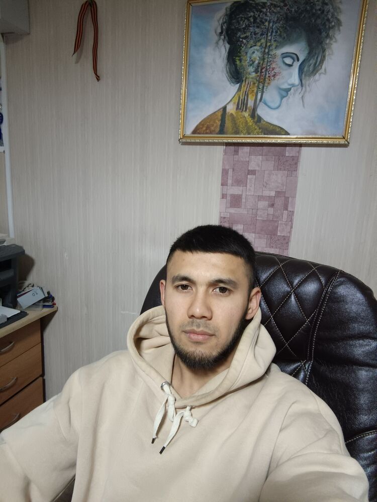  44952883  , 28 ,    