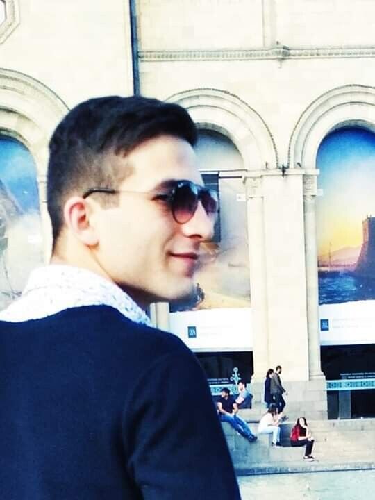  20064583  Ashot, 31 ,    