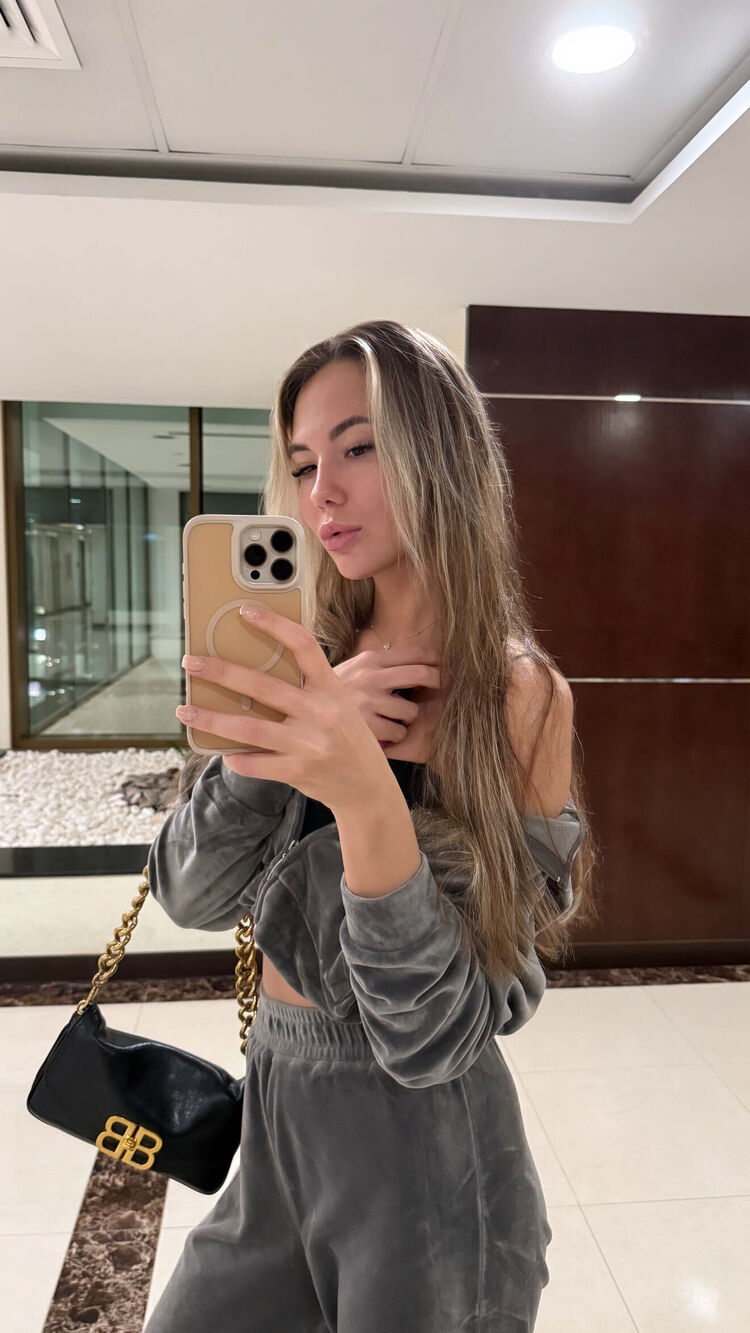  50487683  Aleksandra, 27 ,    