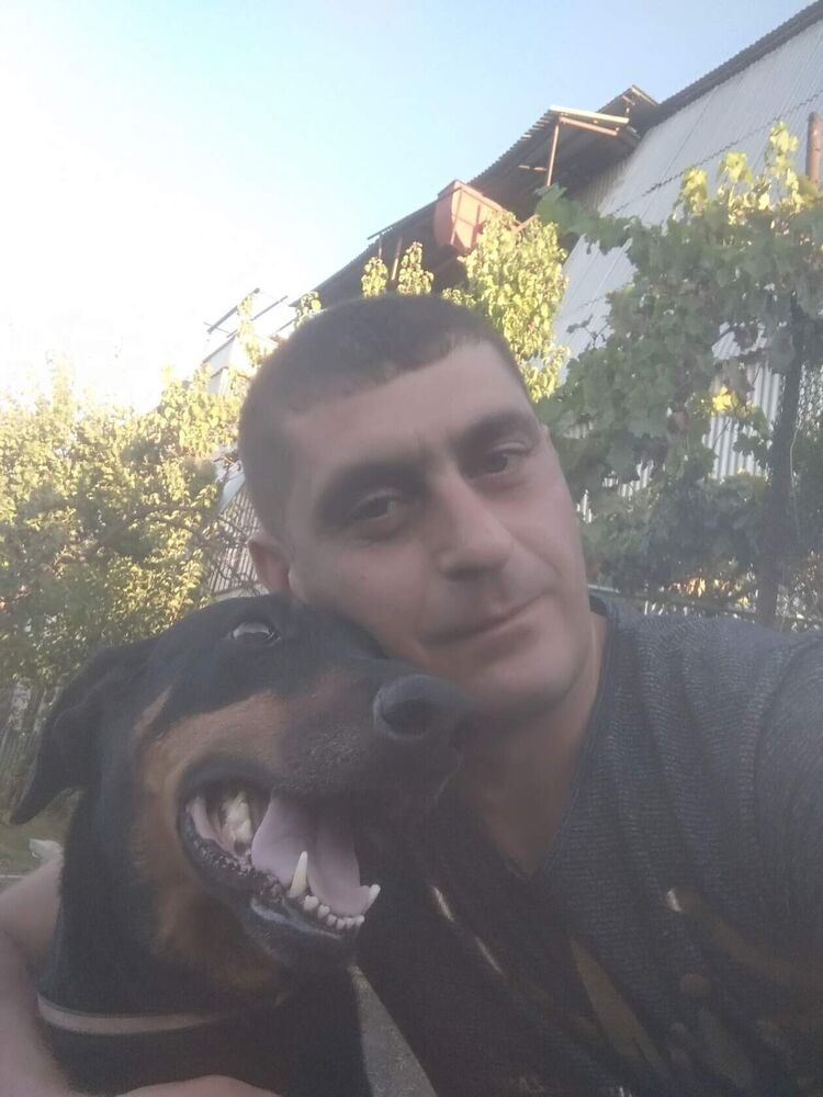  ,   Artur, 40 ,   ,   