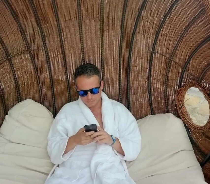  18610263  Koka, 37 ,    