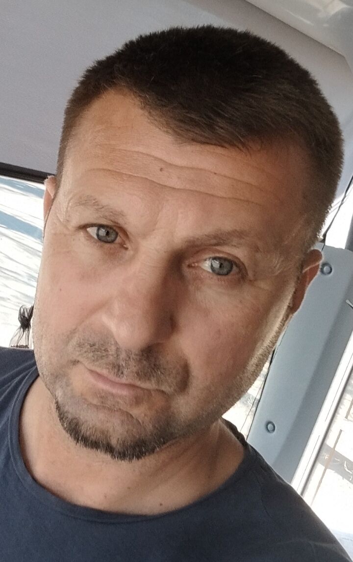  ,   Igor, 48 ,   ,   