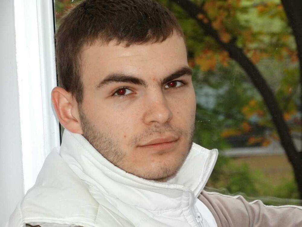  46978763  , 33 ,    