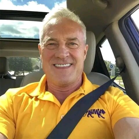  53890843  Maxcell j, 55 ,    