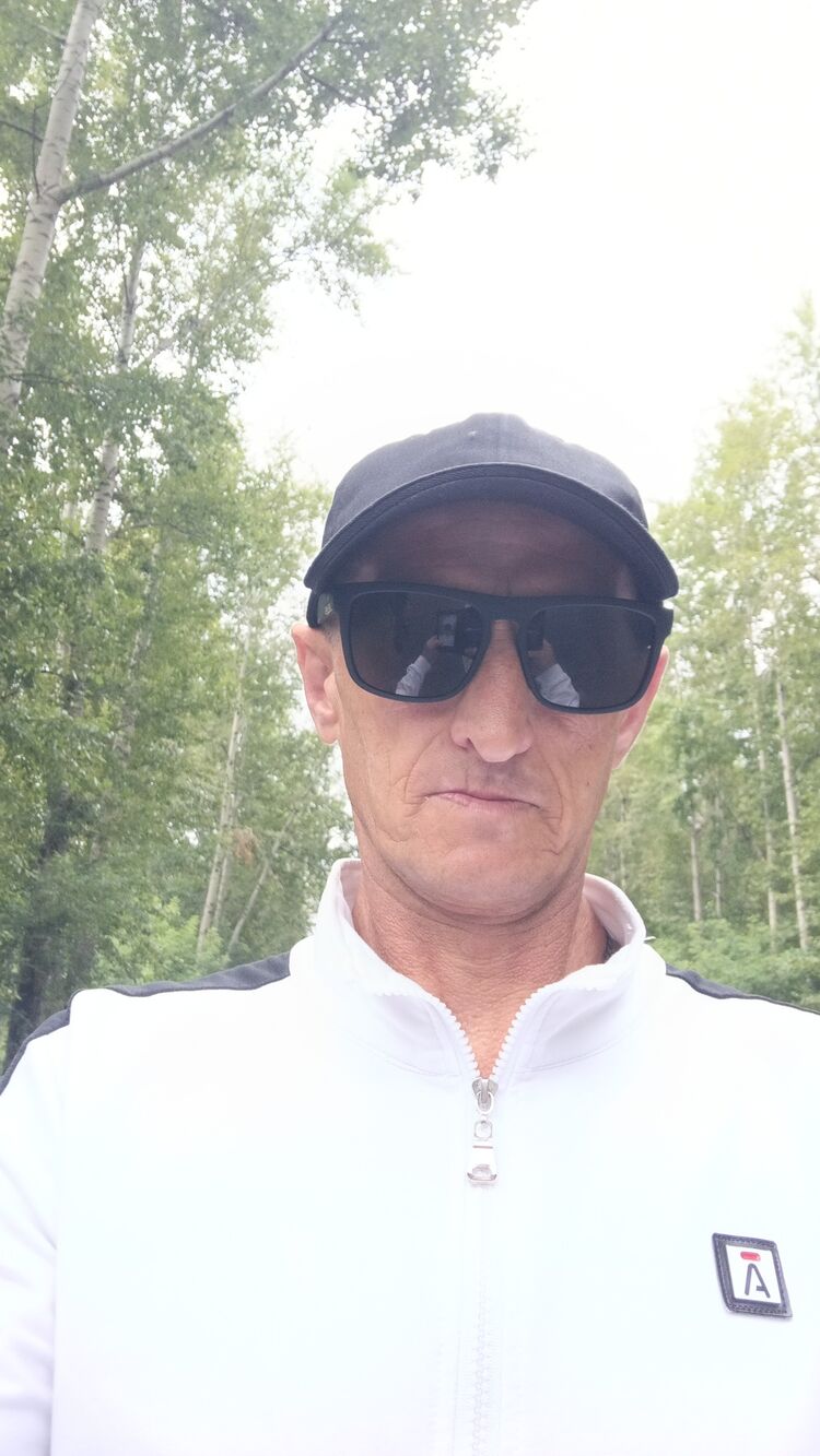  ,   Eduard, 47 ,   ,   