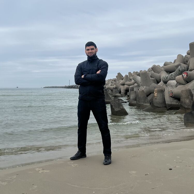  Idstein,   Ramzan, 34 ,   ,   