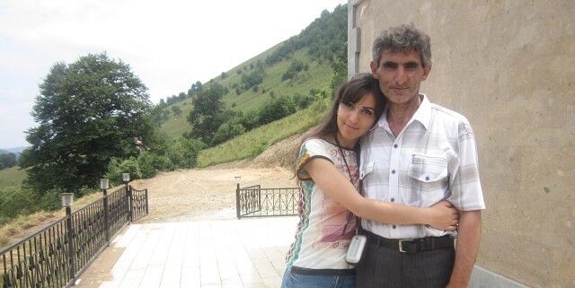  6734873  Gagik, 60 ,    