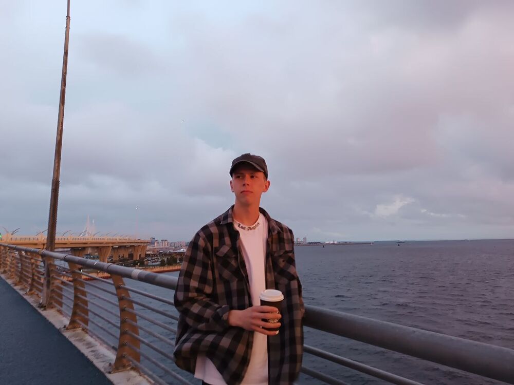  ,   Artur, 24 ,   , c , 