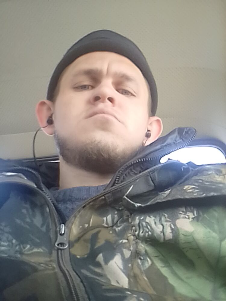  33401793  , 28 ,    