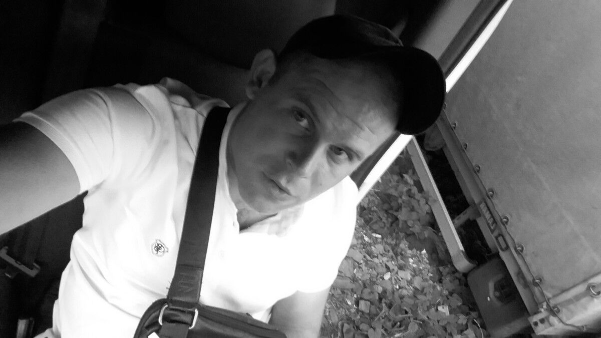  16742673  Igor, 37 ,    