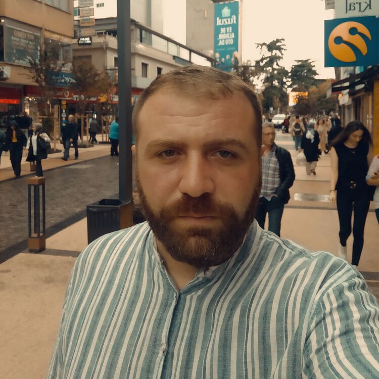  ,   Alex, 37 ,   ,   