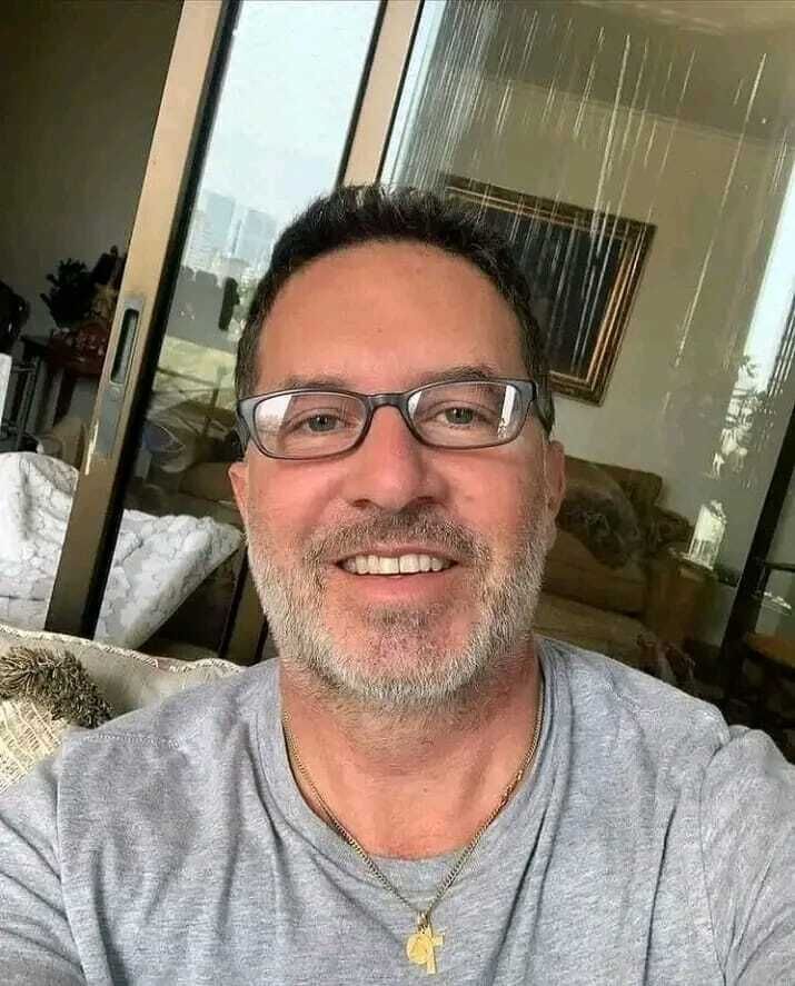  51232613  Gabriel, 55 ,    