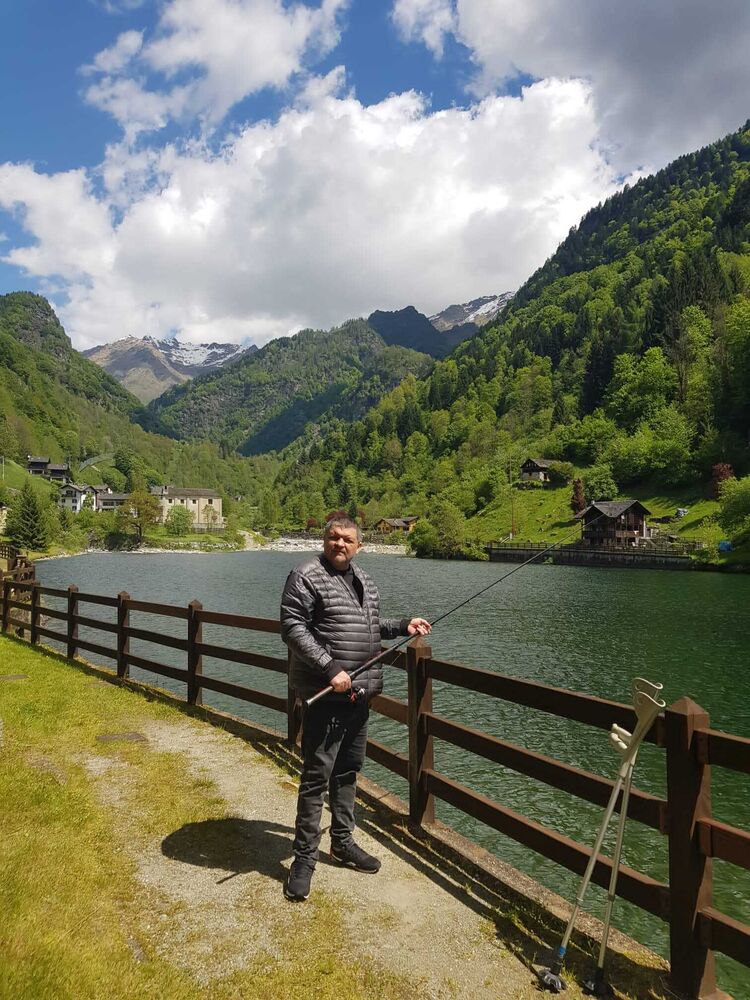  54491203  Andrew, 44 ,    Trivero