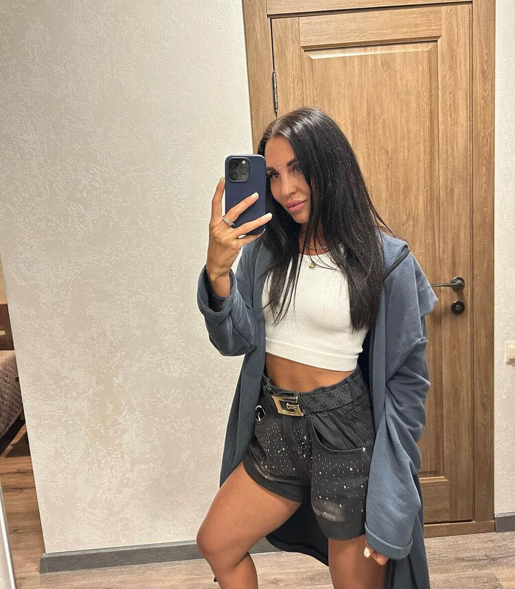  53217983  , 36 ,    -