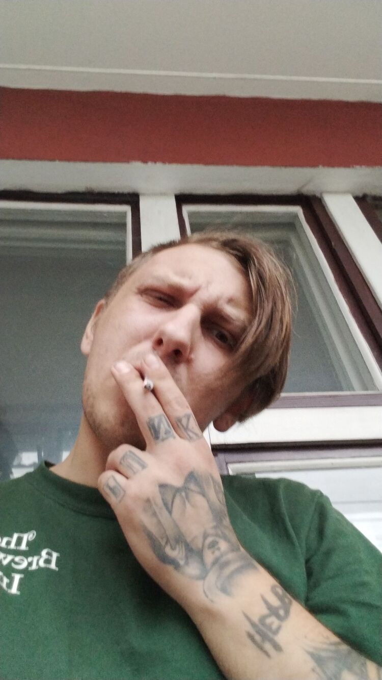  29598743  Pavel, 29 ,    