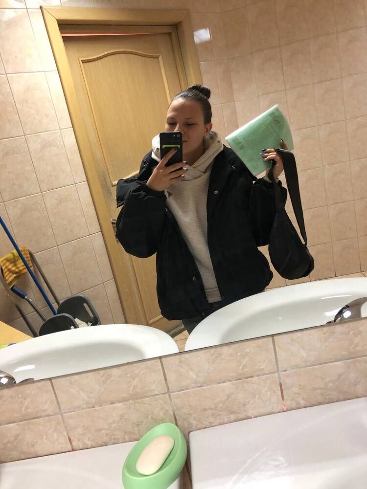  46876563  , 19 ,    