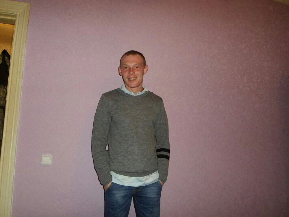  ,   Leonid, 32 ,   ,   